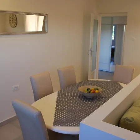 Apartment With A Parking Space Valbandon, Fazana - 7296 Stinjan