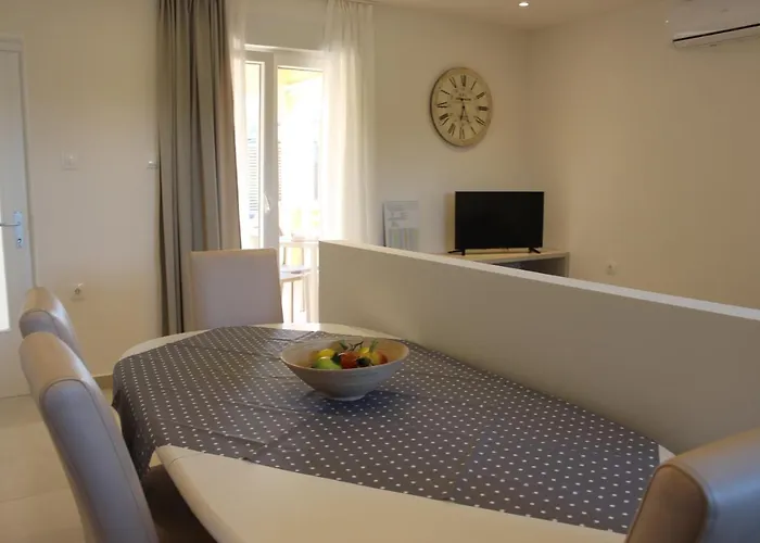 With Parking Space Valbandon, Fazana - 7296 Appartement *